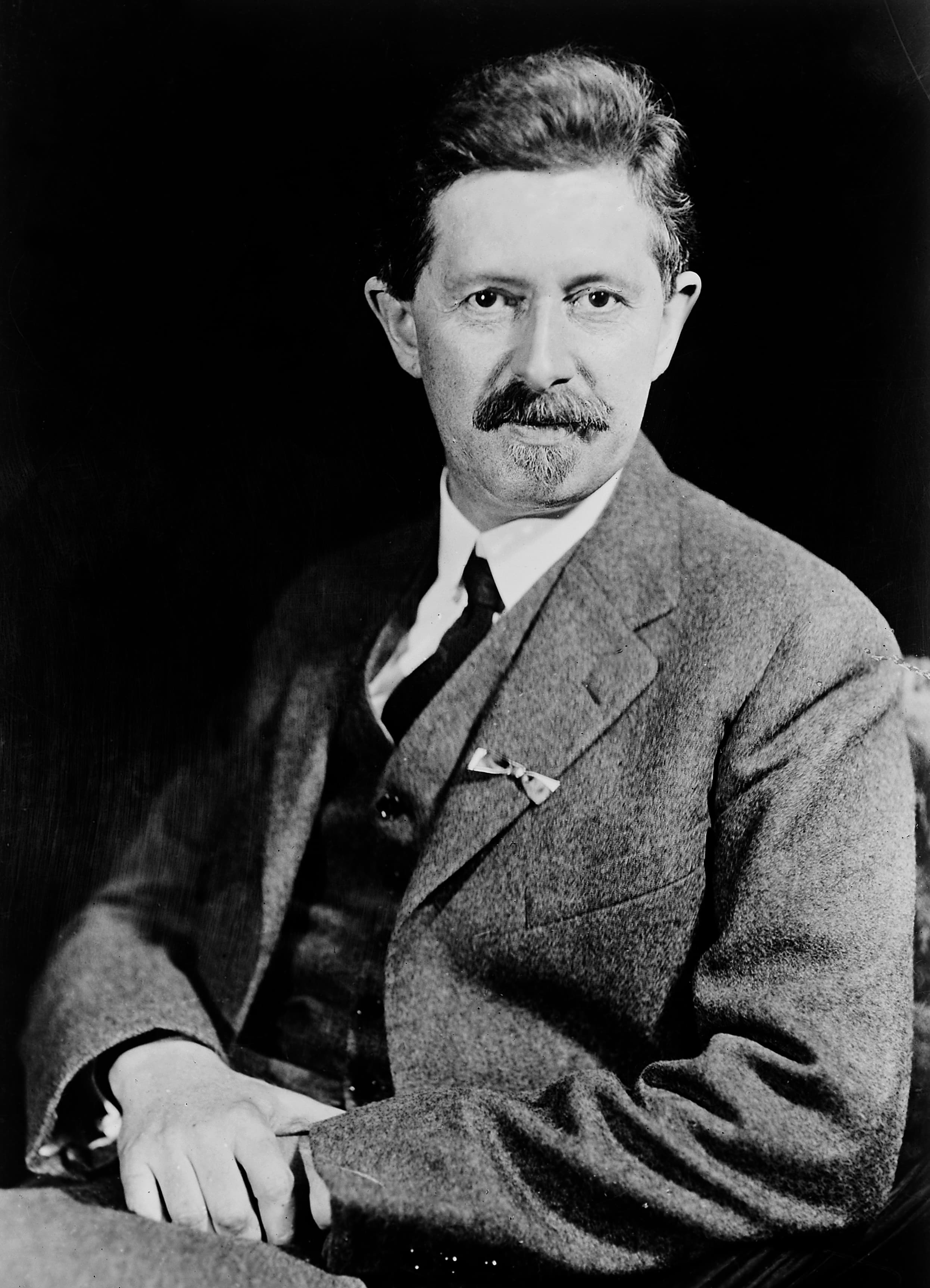 Portrait of Samuel Taylor Darling (1872-1925), the American pathologist who discovered Histoplasma capsulatum at Ancon Hospital, Panama Canal Zone.